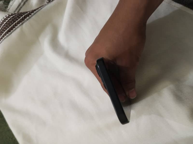 Apple iPhone 15 4