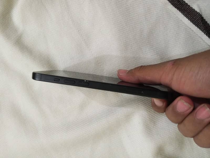 Apple iPhone 15 5