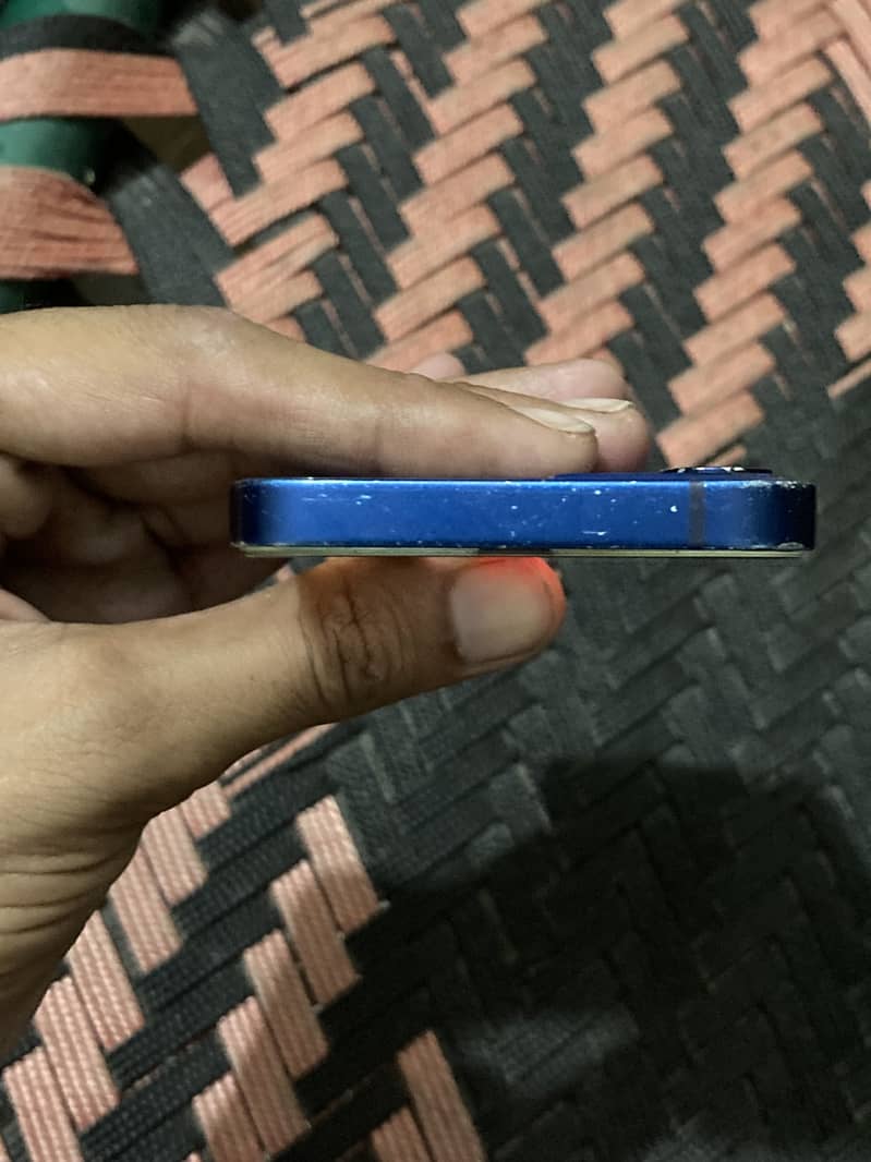 Apple iPhone 12 mini 7