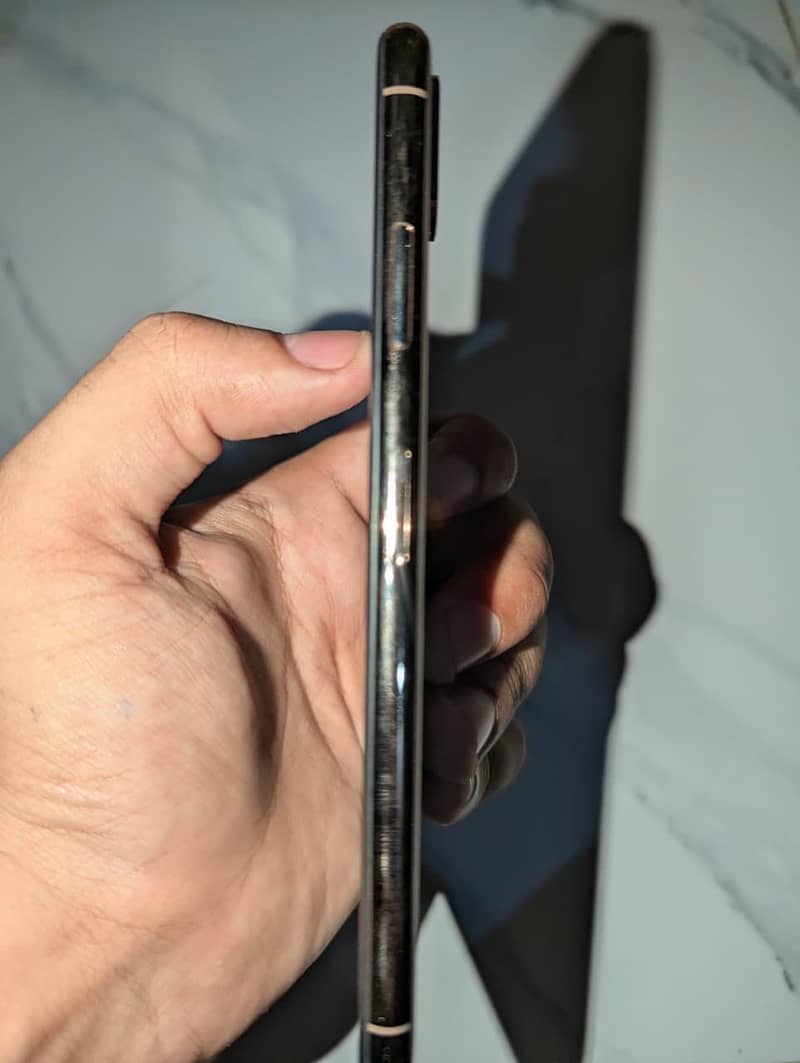 Apple iPhone XS Max 1