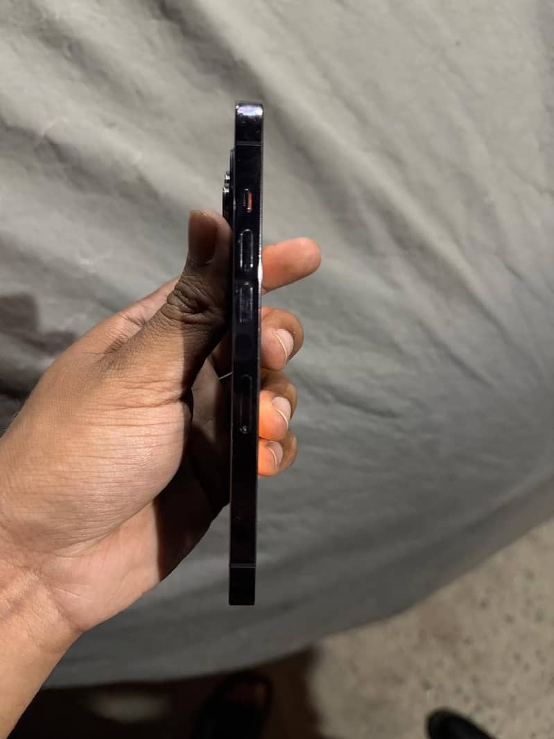 Apple iPhone 14 Pro 2