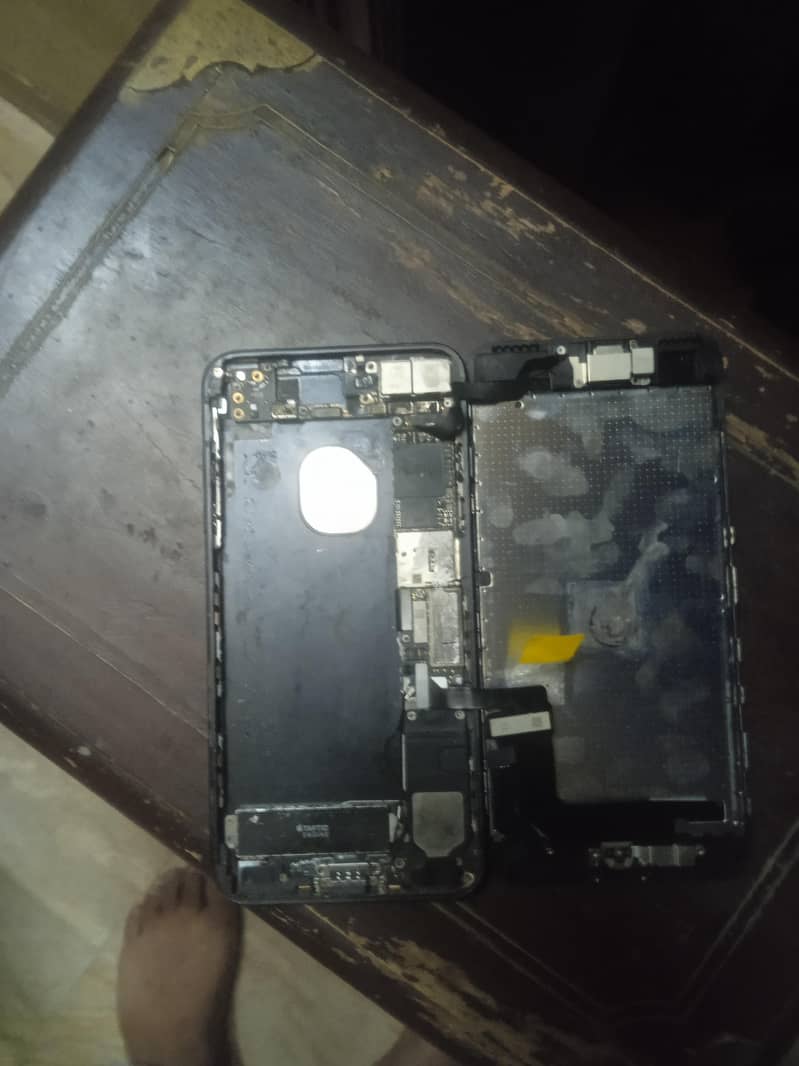 Apple iPhone 7 Plus 3