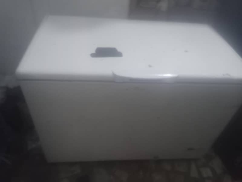 single door deep freezer 0