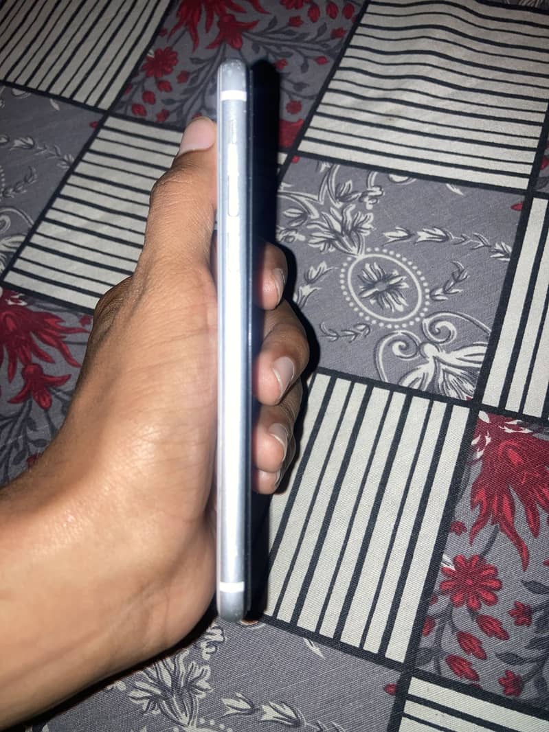iPhone SE 2020 2