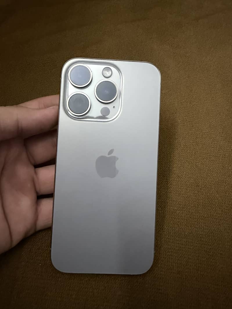 Apple iPhone 15 Pro 0