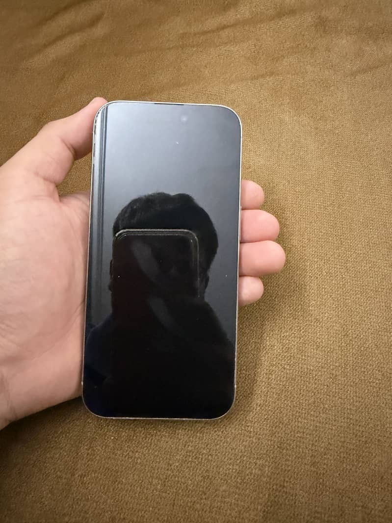 Apple iPhone 15 Pro 3