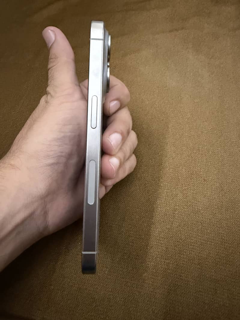 Apple iPhone 15 Pro 7
