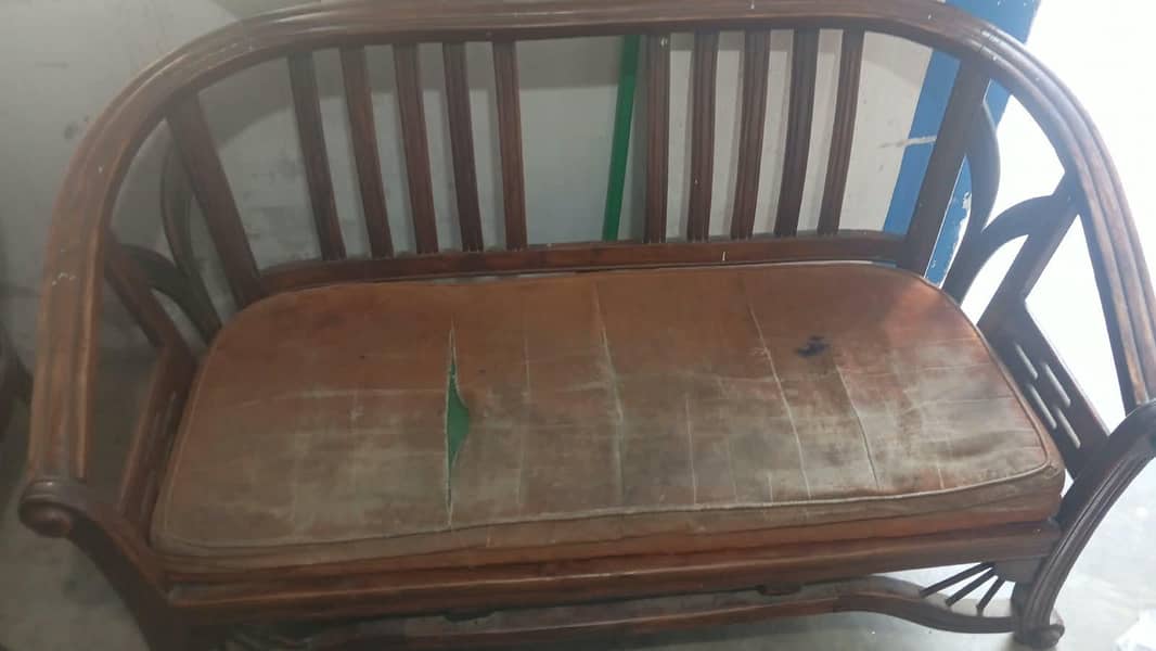 sofa. 0