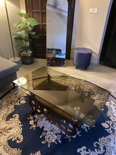 Coffee table/Center table (almost brand new)