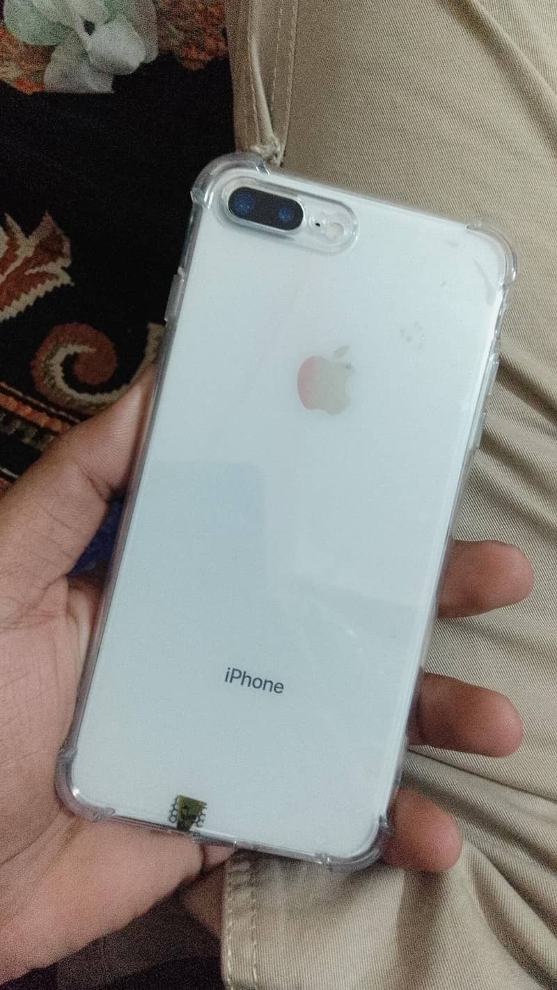 Apple iPhone 8 Plus 1