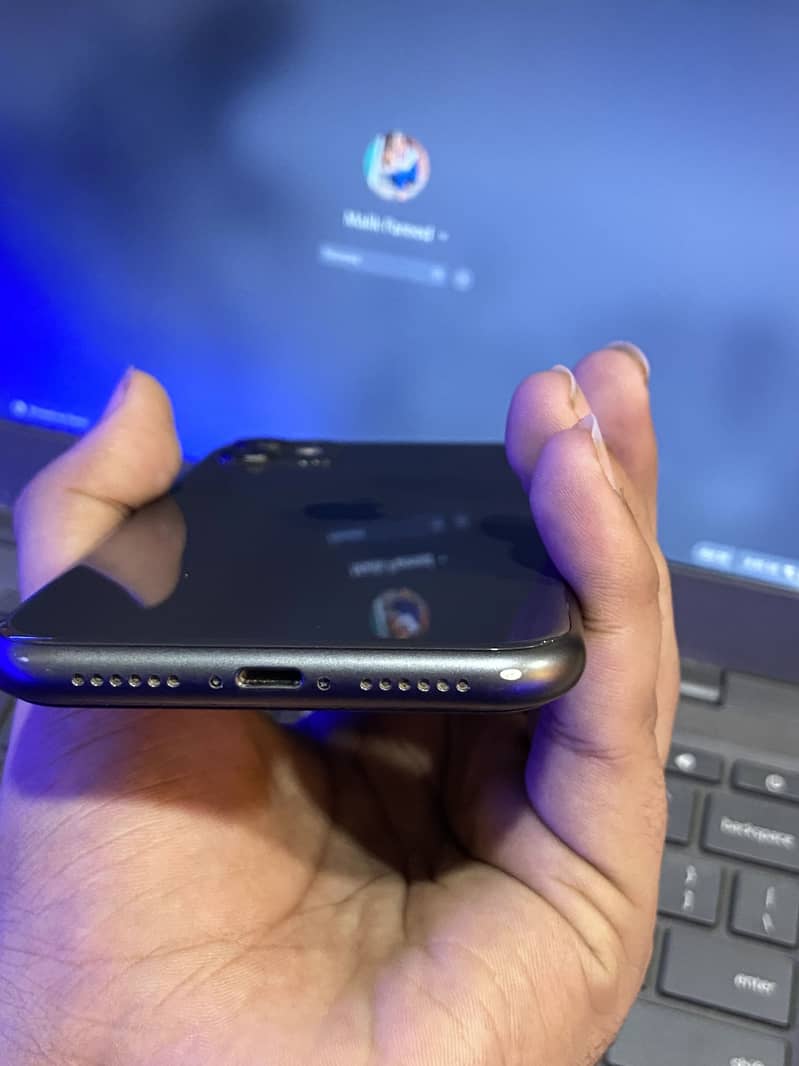Apple iPhone 11 9