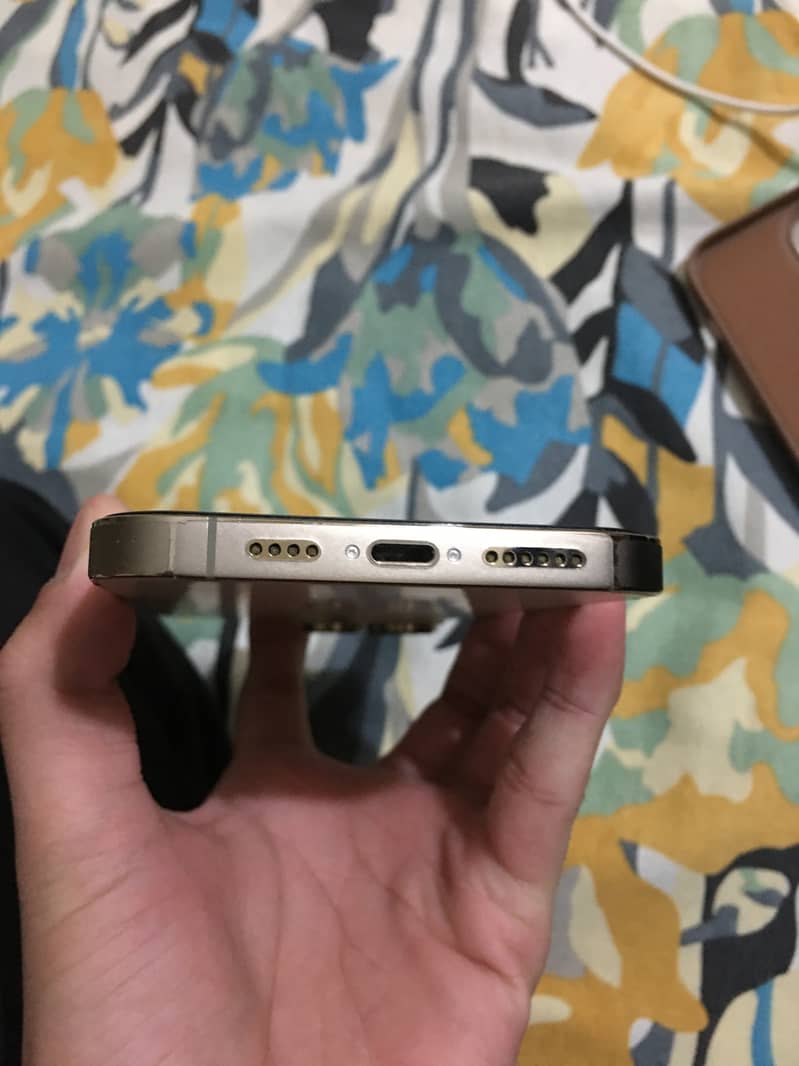 Apple iPhone 14 Pro Max 2