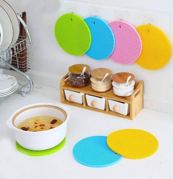 T  PACK OF 2 Extra Thick Silicone Pot Holders Trivet Mats Multi-Purpose Hot Pads Heat Resistant To 450F, Non-Slip, Insulation, Durable, Flexible, Dishwasher Safe
