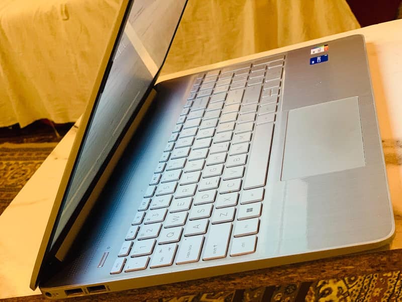 HP 15 5