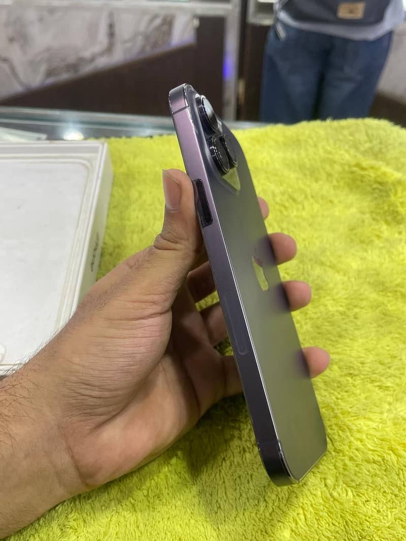 iPhone 14 Pro Max 4