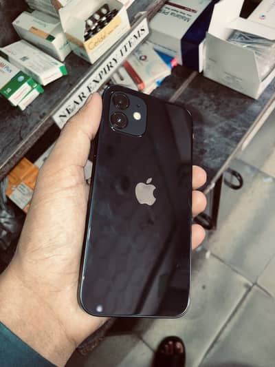 Apple iPhone 12