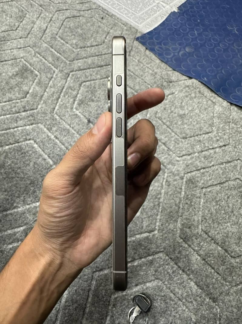 Apple iPhone 15 Pro Max 1
