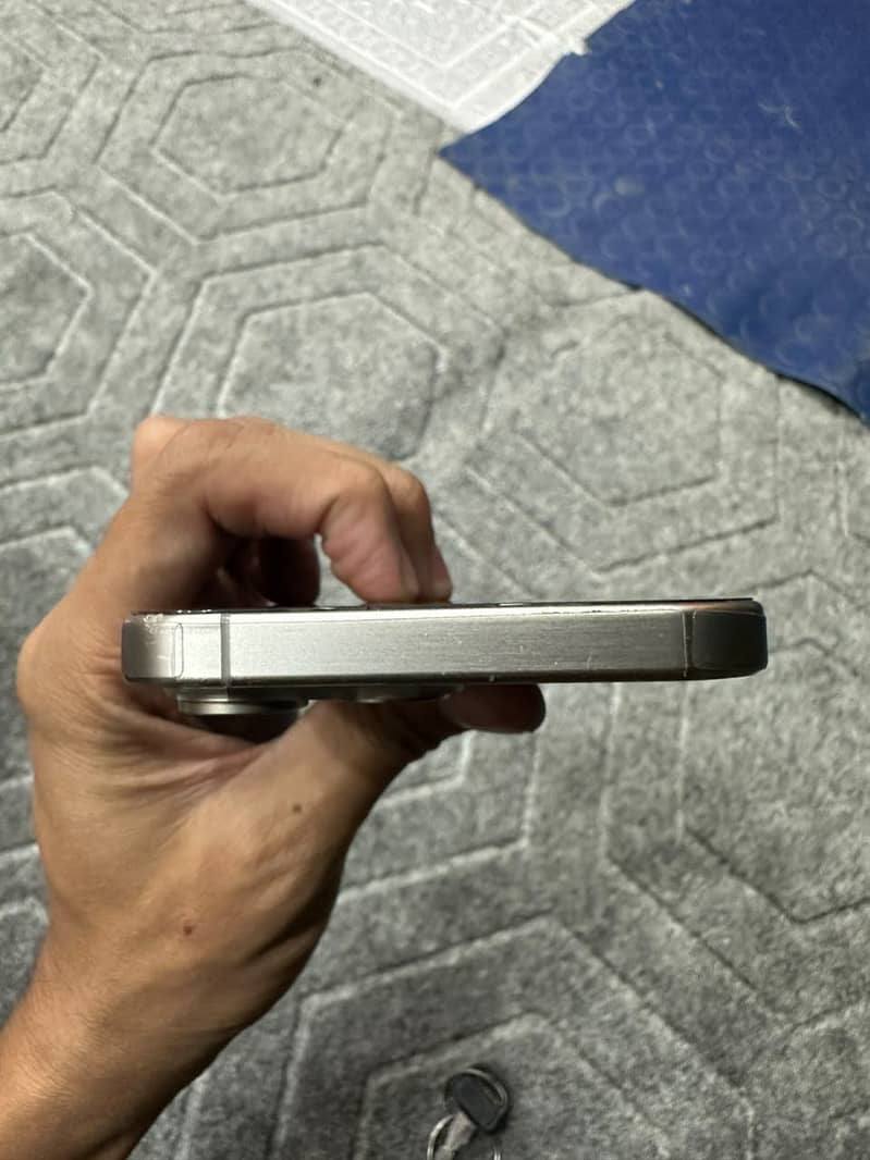 Apple iPhone 15 Pro Max 3