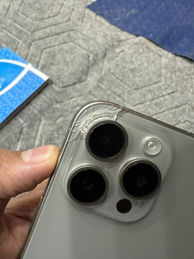 Apple iPhone 15 Pro Max 5