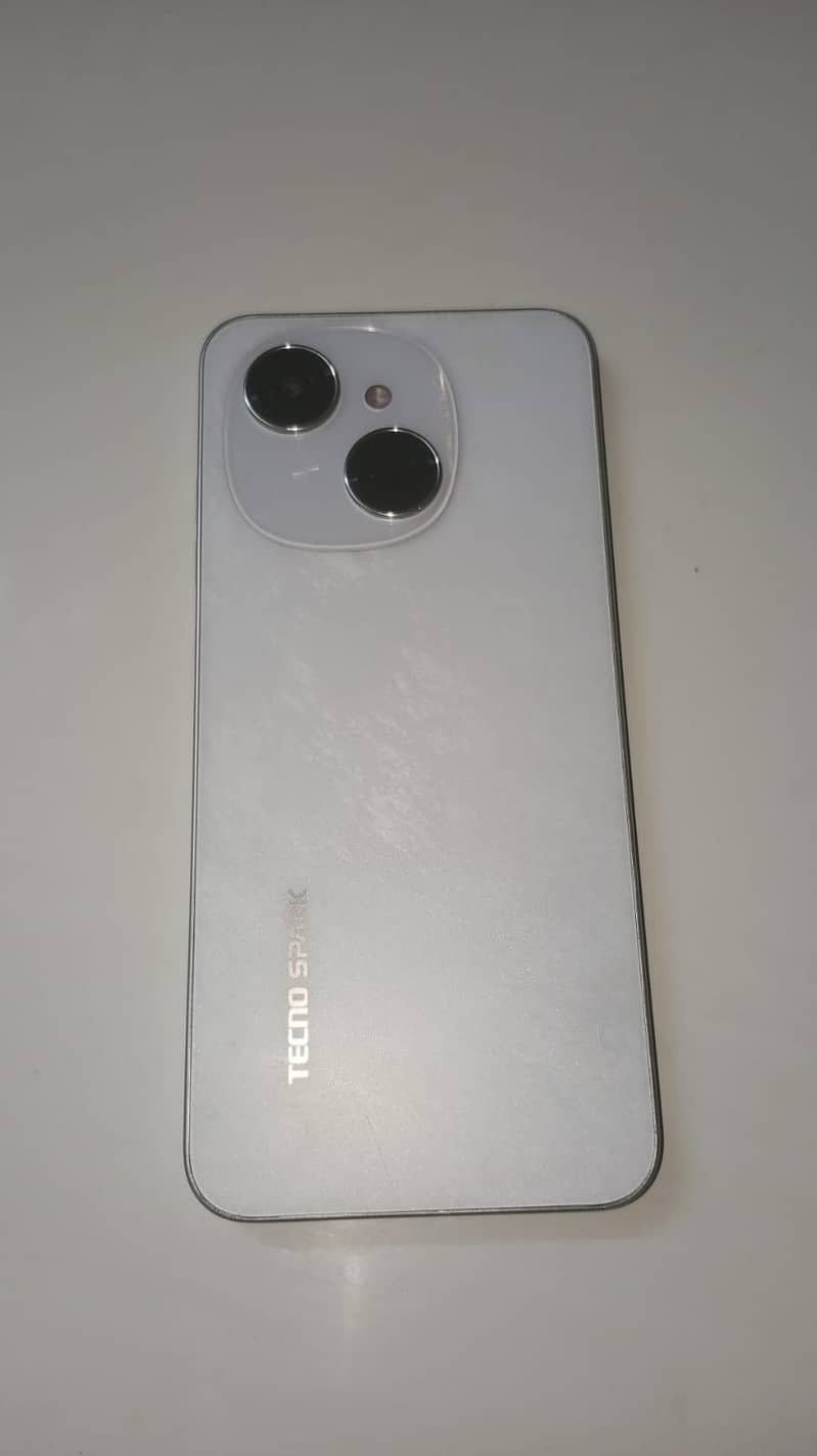 Tecno Spark Go 1 3