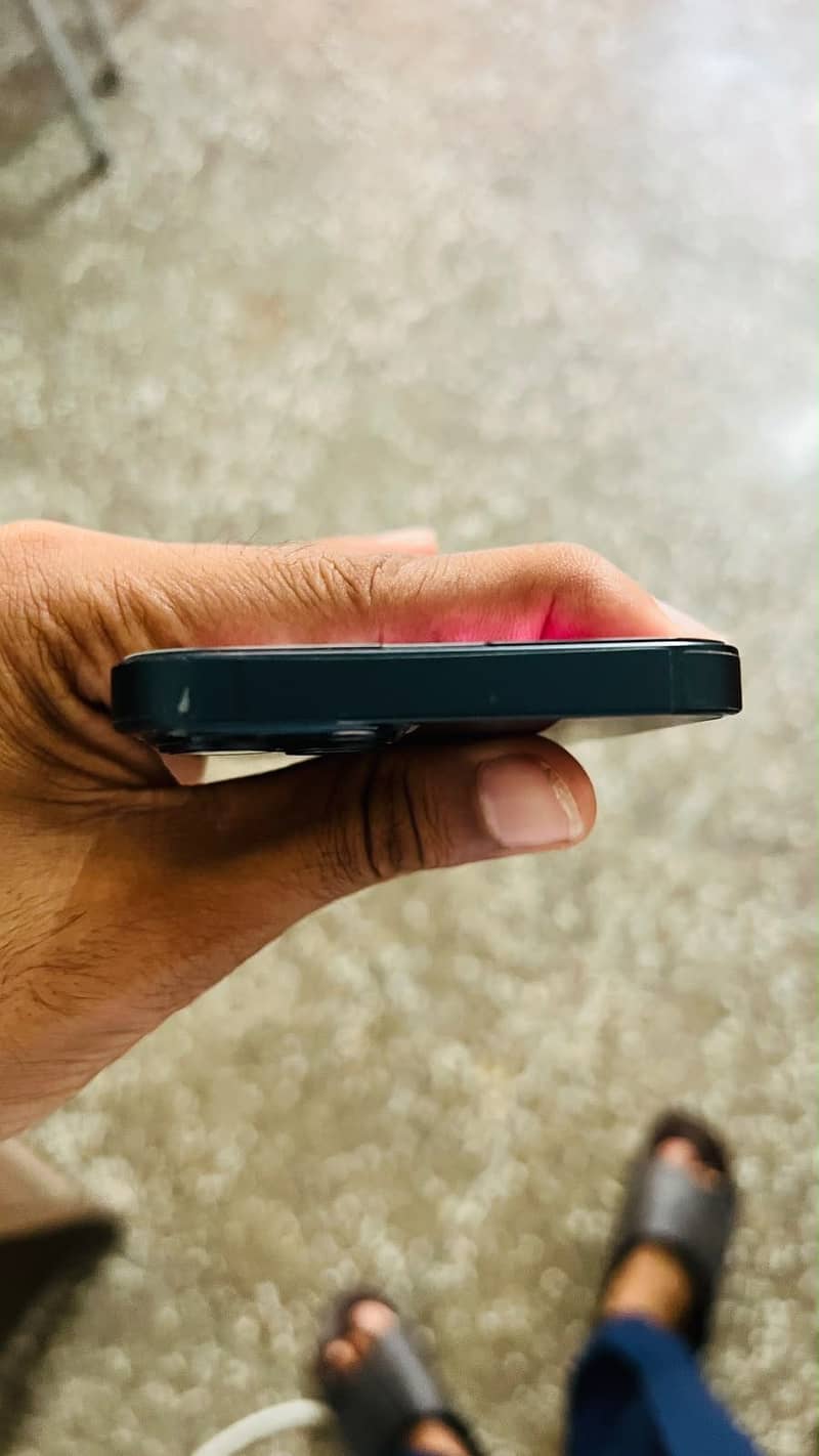 Apple iPhone 13 1