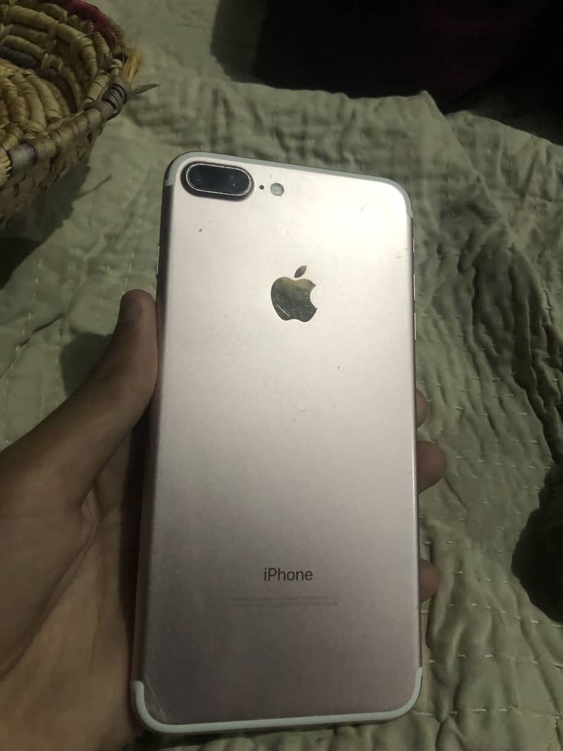 Apple iPhone 7 Plus 2