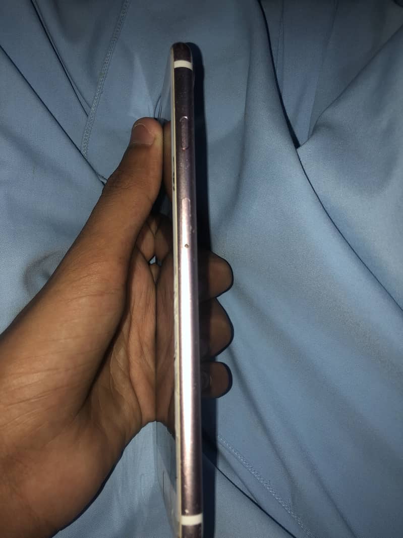 Apple iPhone 7 Plus 6