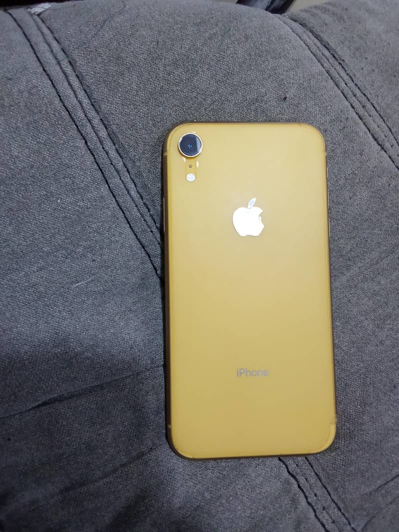 Apple iPhone XR 1