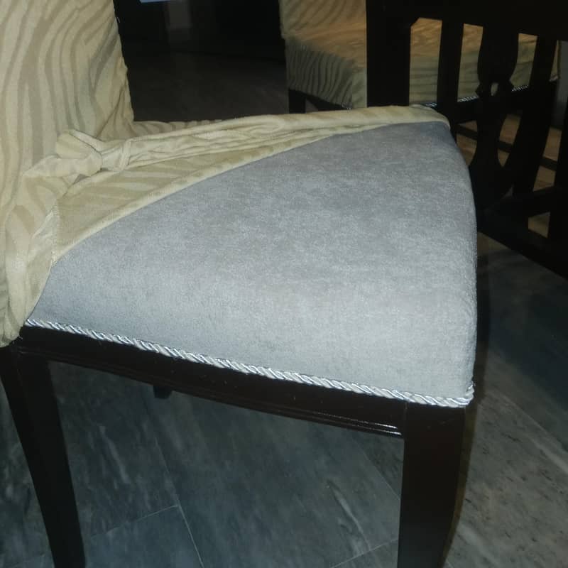 4 setting dinning table 0