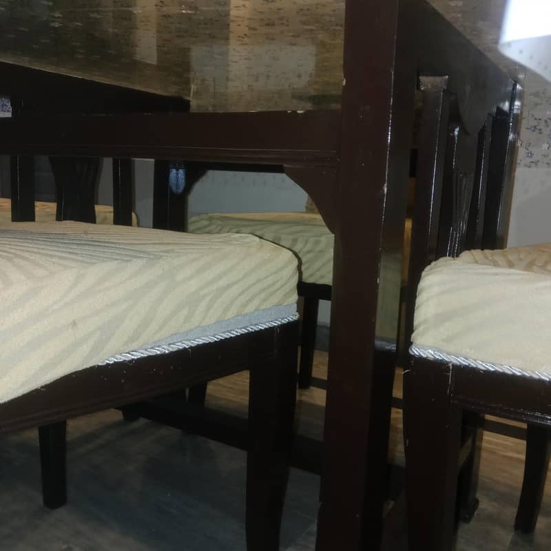 4 setting dinning table 4