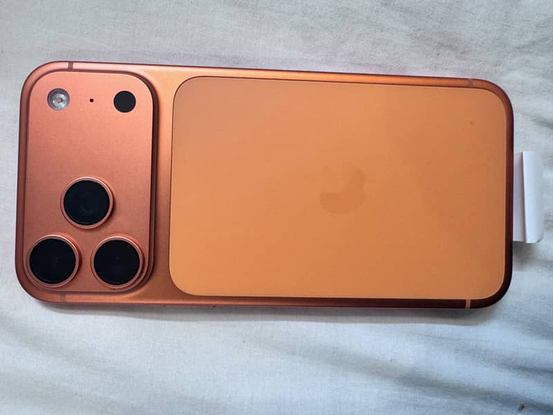 Apple iPhone 17 Pro Max 0