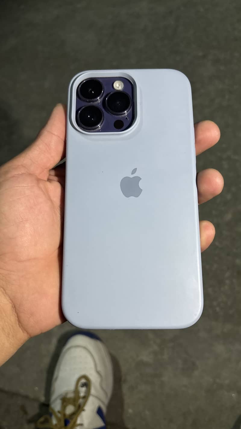 Apple iPhone 14 Pro Max 1