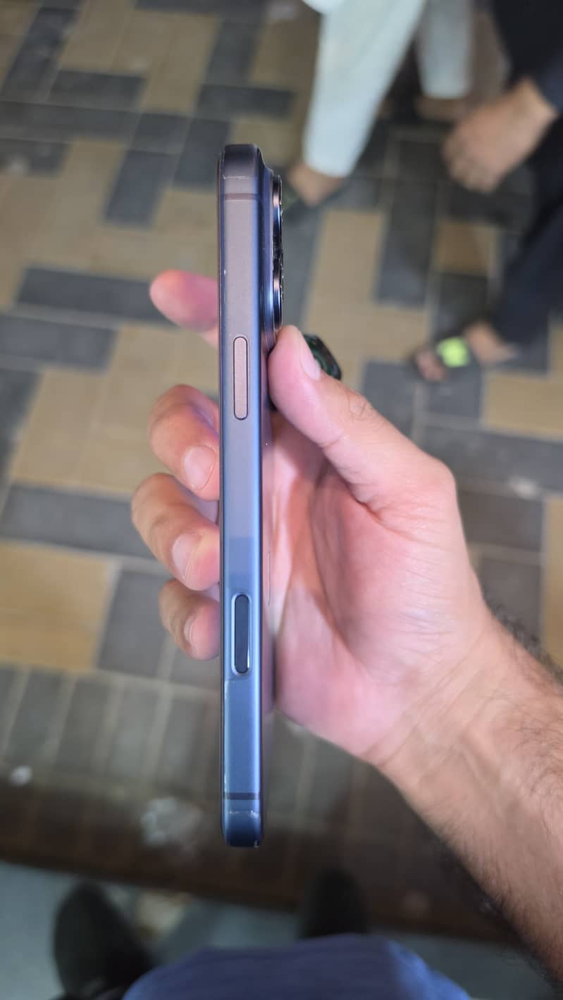 Apple iPhone 17 Pro Max 1