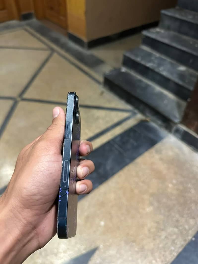 Apple iPhone 13 3