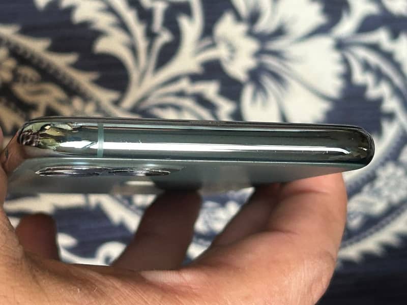 Apple iPhone 11 Pro 1