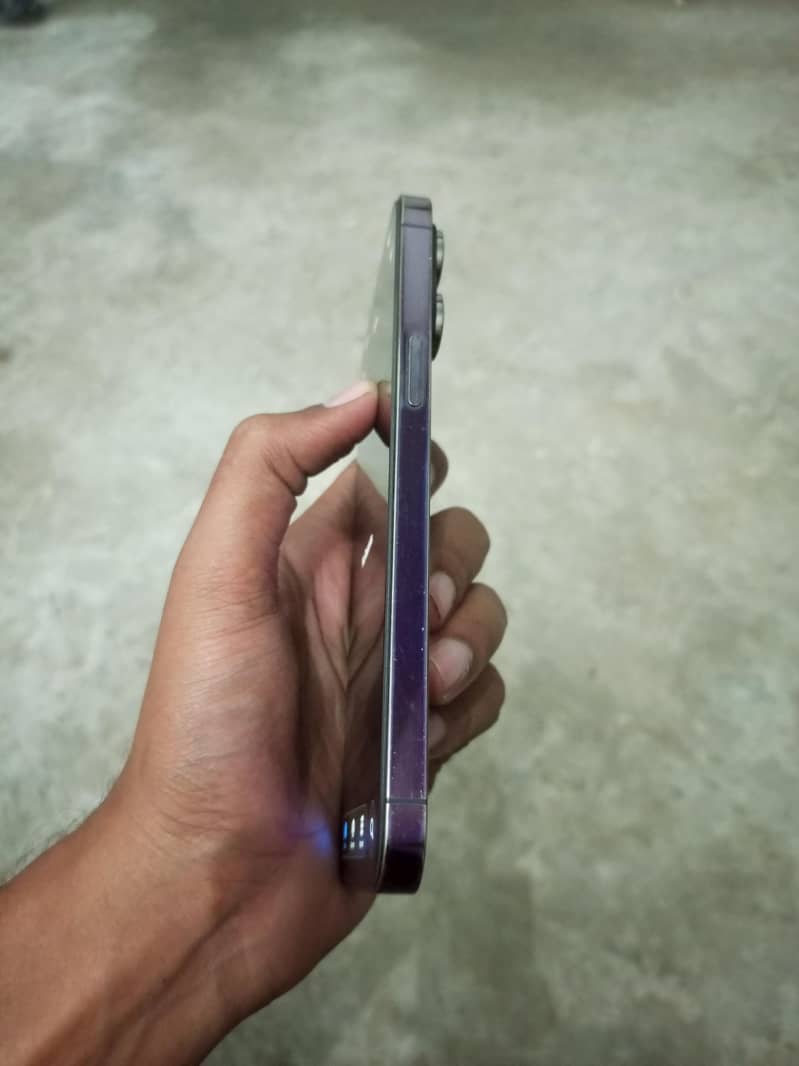 Apple iPhone 14 Pro Max 3