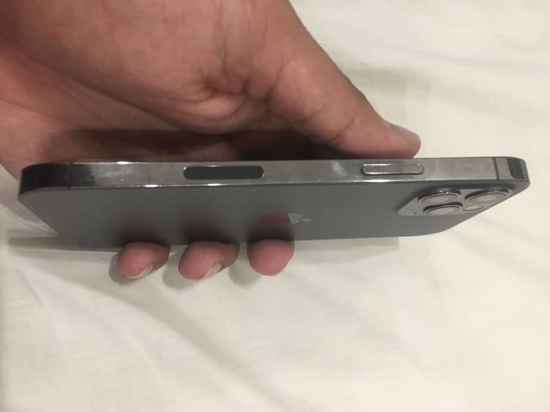 Apple iPhone 12 Pro 4