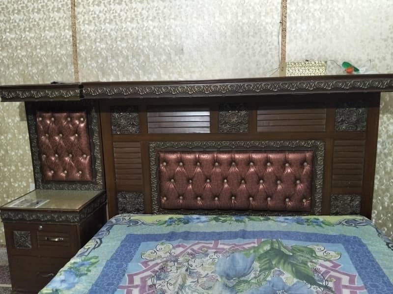bed with side tables. dressing. devider. 1