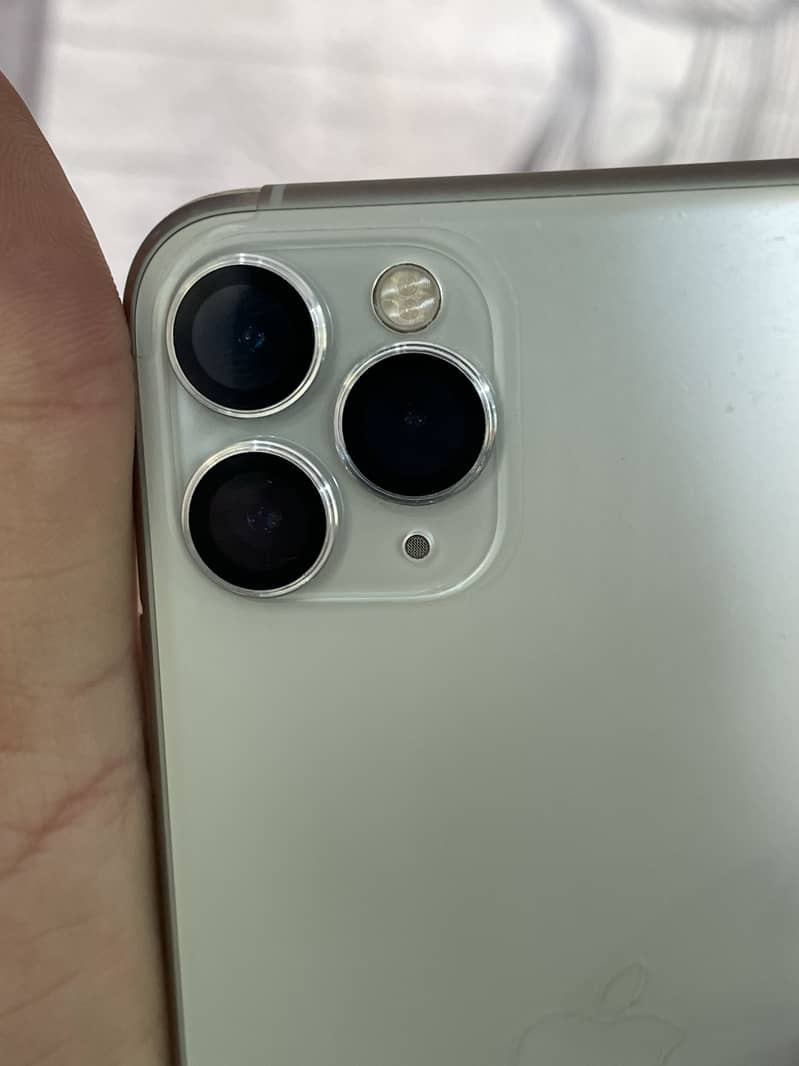 Apple iPhone 11 Pro Max 1