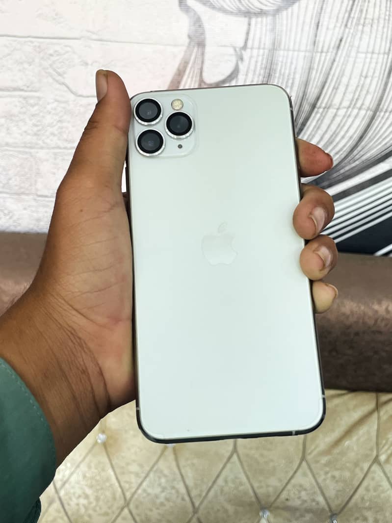 Apple iPhone 11 Pro Max 2