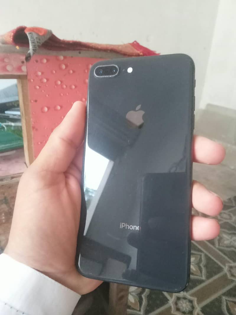 Apple iPhone 8 Plus 0