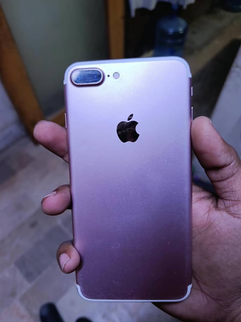 Apple iPhone 7 Plus 1
