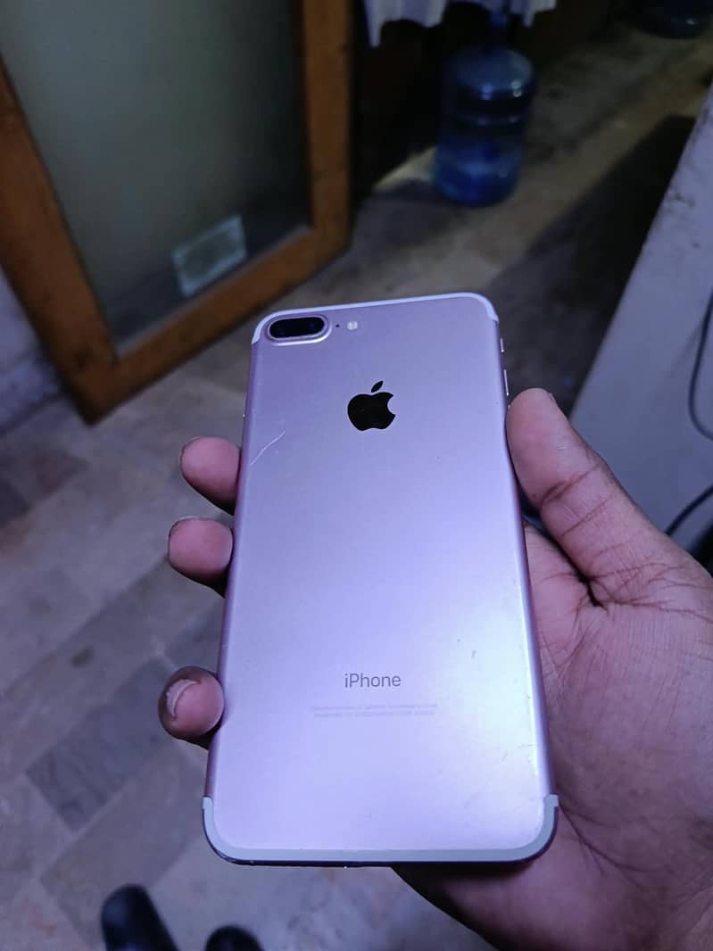 Apple iPhone 7 Plus 3