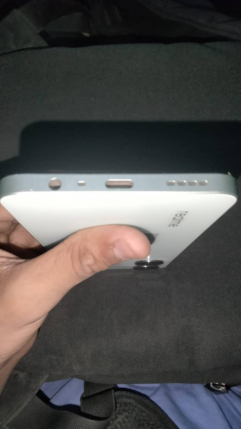 Realme Note 60 4