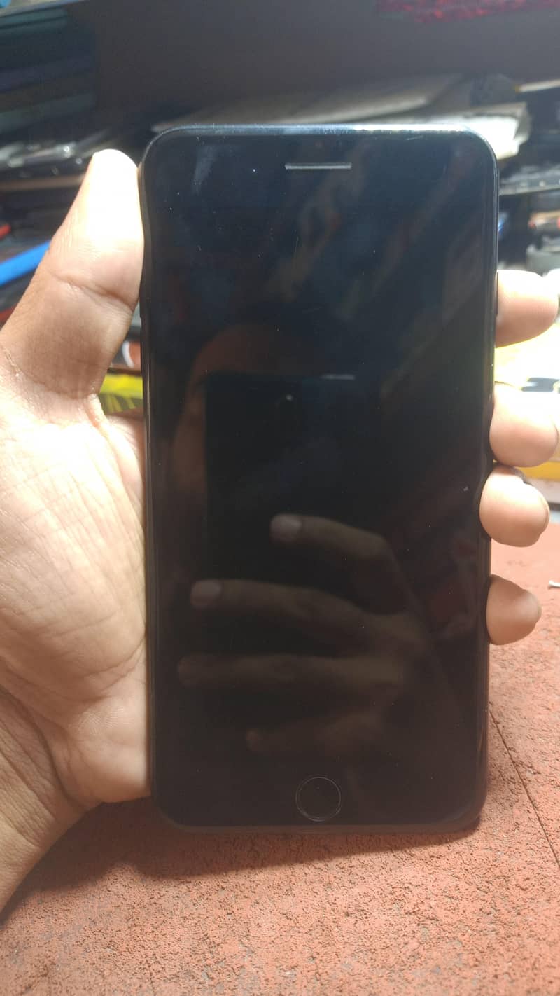 Apple iPhone 7 Plus 1
