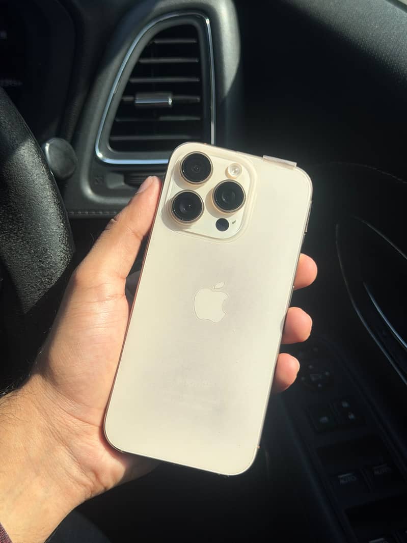 Apple iPhone 16 Pro 4