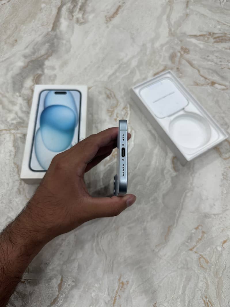 Apple iPhone 15 4