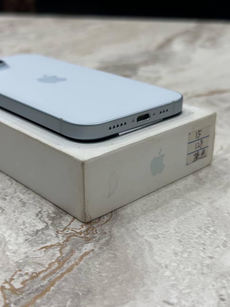 Apple iPhone 15 8