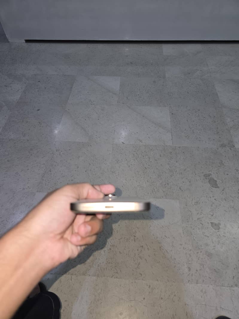 Apple iPhone 16 Pro Max 7