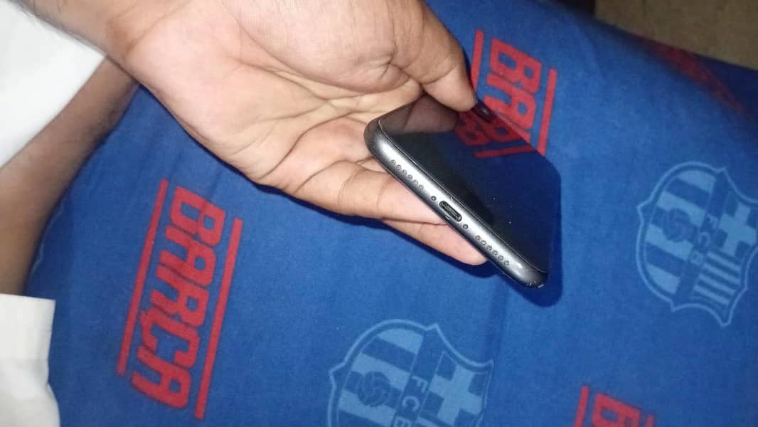 Apple iPhone 11 3